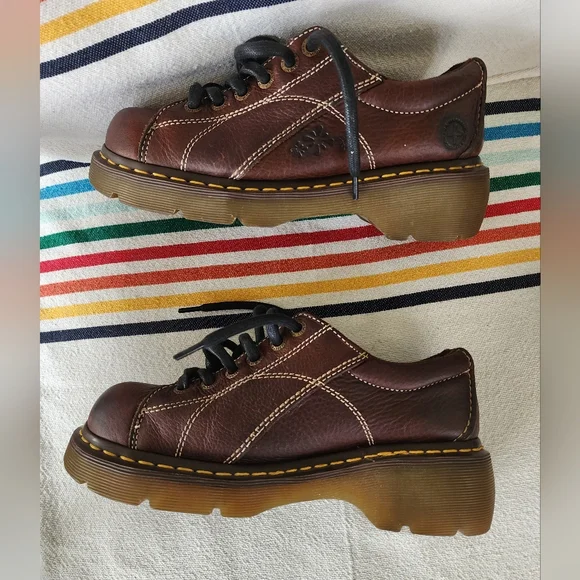 Dr. Martens Daisy #12283 Shoes - Picture 3 of 9